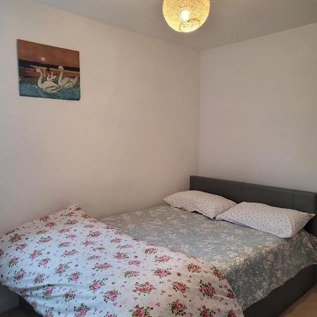 Room Near Heathrow Airport Hillingdon Exteriér fotografie